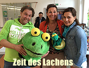 „Zeit des Lachens e.V.“ im Dr. von Haunerschen Kinderspital Profi-Eishockeyspieler vom EHC Red Bull München besuchen gemeinsam mit Janina Nottensteiner, Zauberer Urs und Kiddy, der musikalischsten Schildkröte der Welt, die kleinen Patienten  (©Foto: Martin Schmitz)